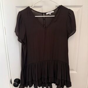 Ro & De Black Short Sleeve Ruffled Blouse